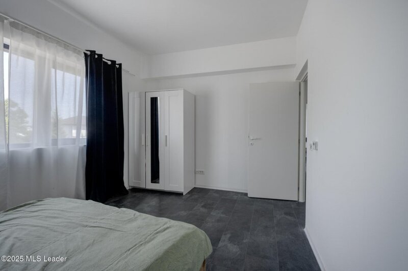 Balotesti Casa moderna 3 dormitoare,140m, living generos, loc piscina
